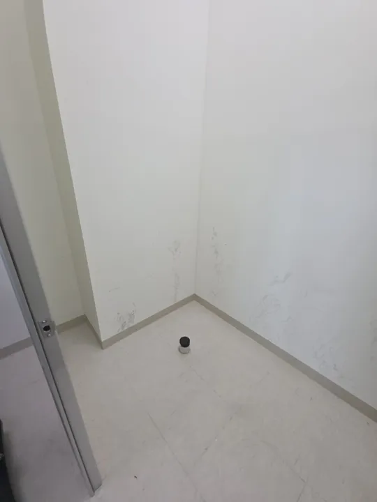 음식점 주방 빈 공간에 개수대 설치 전 모습